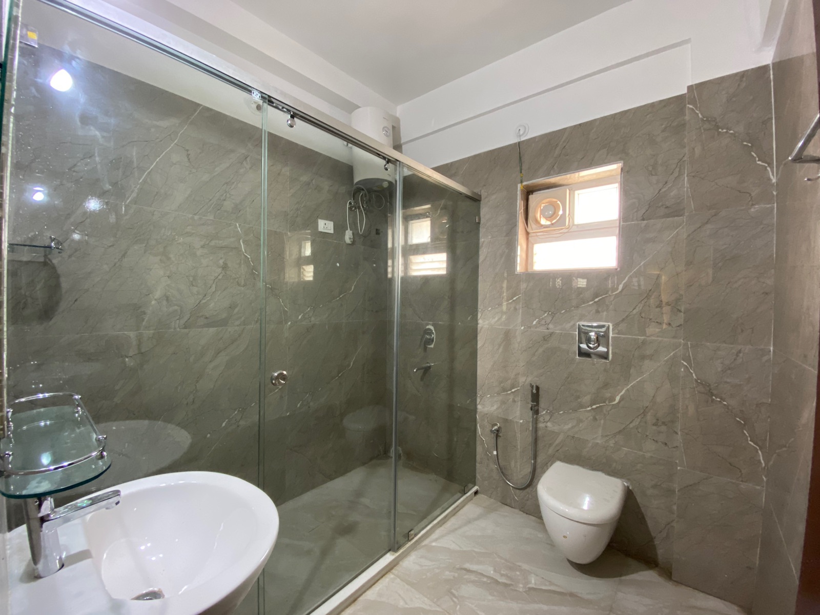 The Dry Bathroom Concept in India: Exploring its Pros and Cons